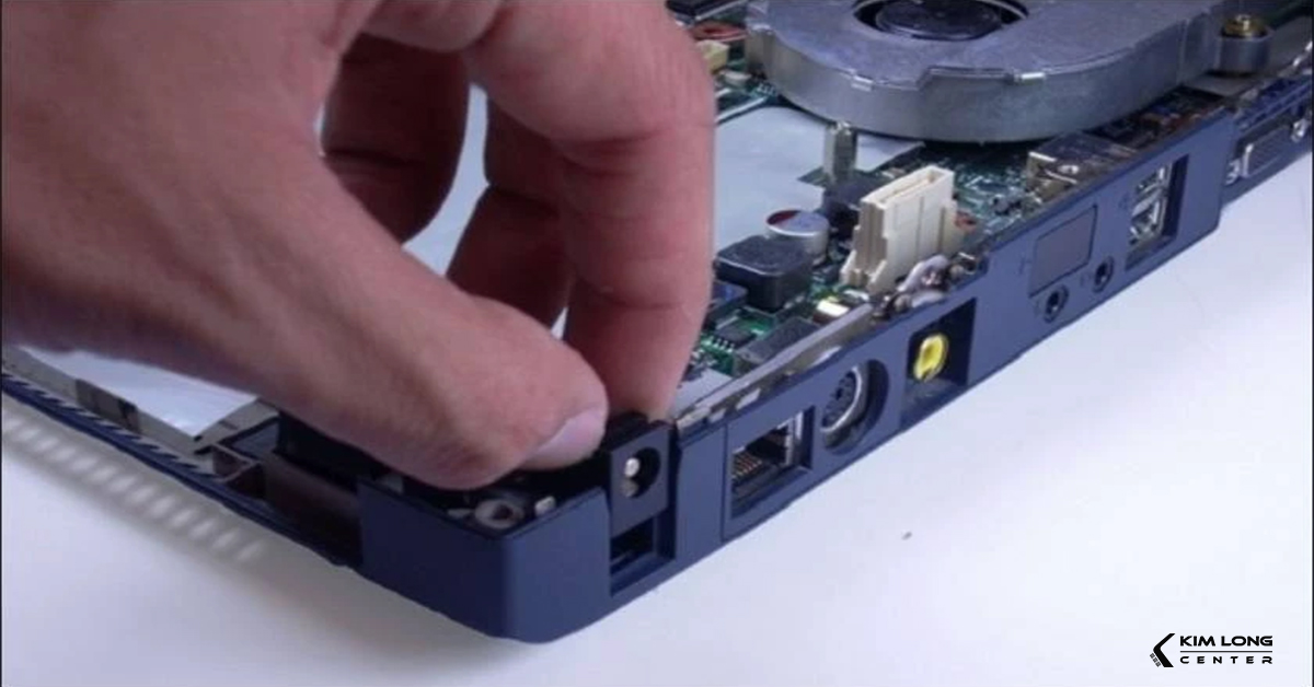 nguyen-nhan-va-cach-sua-laptop-loi-pin-0-available-plugged-in-tren-laptop-nhanh-chong-hieu-qua